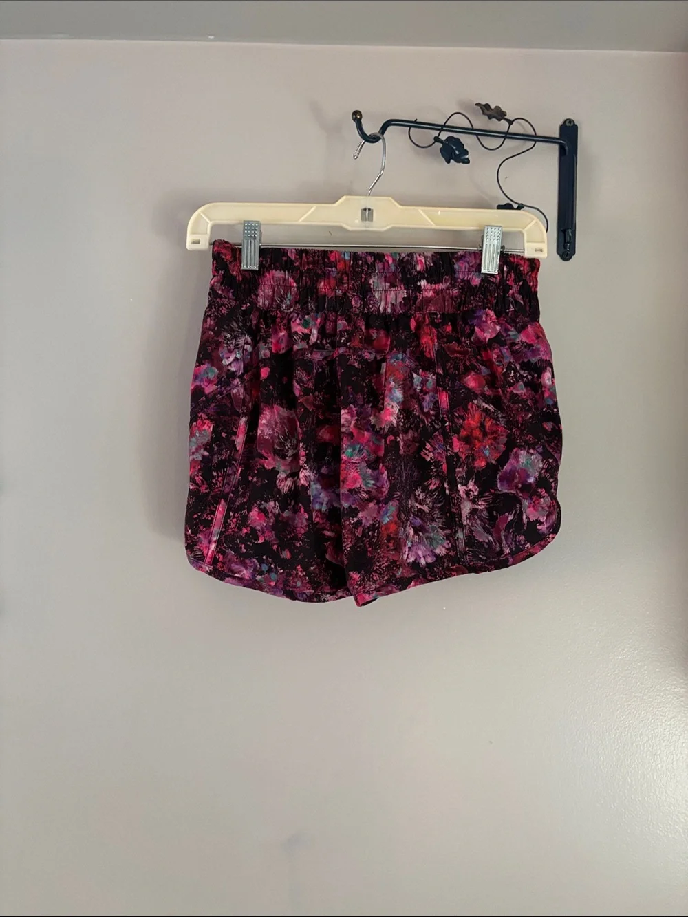 LULULEMON TRACKER SHORTS